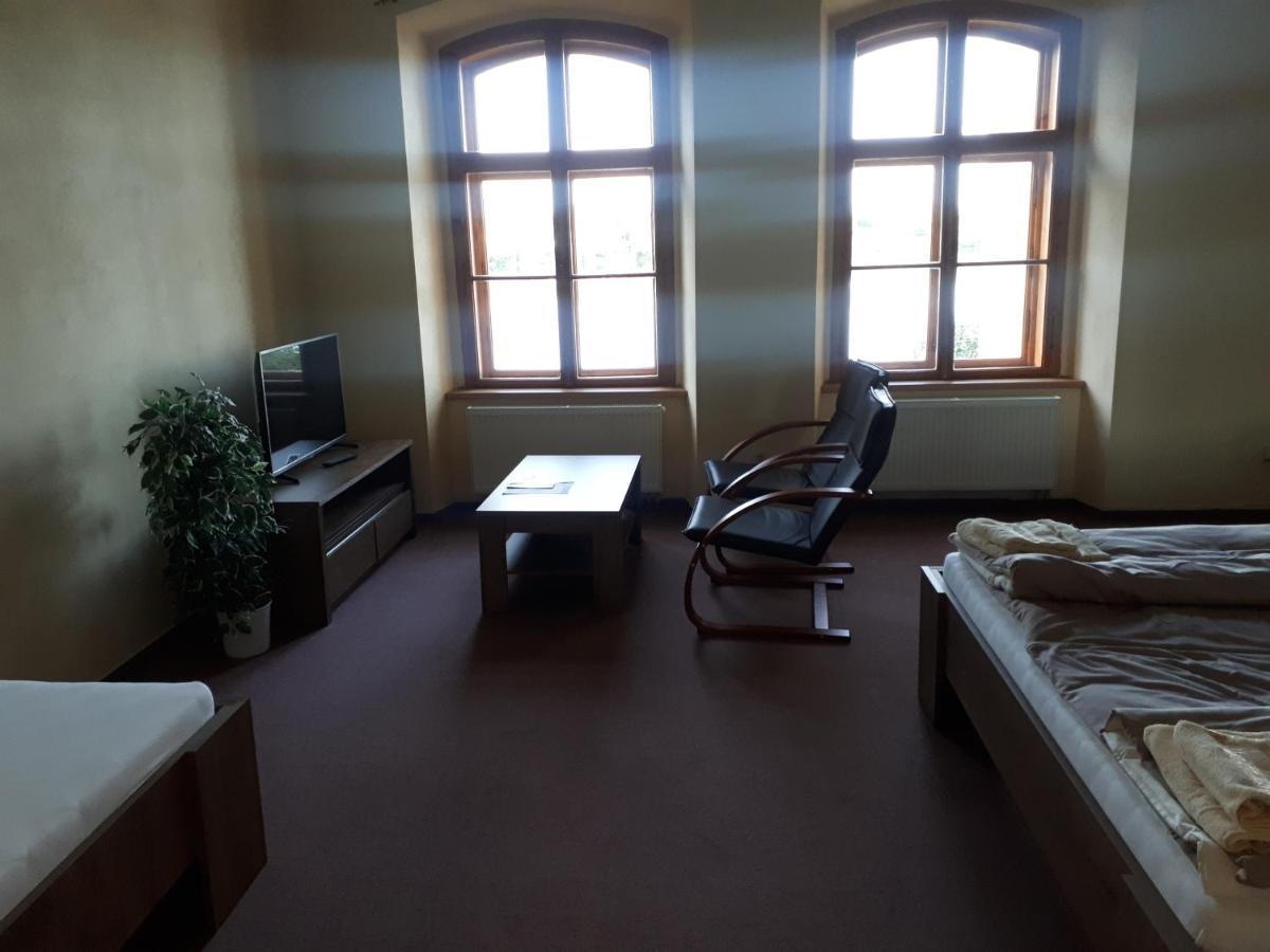 Apartmany Setkova Vila インドルジフーフ・フラデツ エクステリア 写真