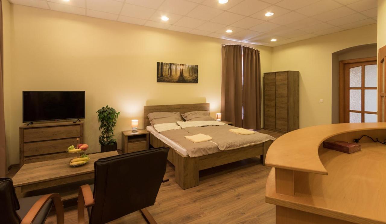Apartmany Setkova Vila インドルジフーフ・フラデツ エクステリア 写真