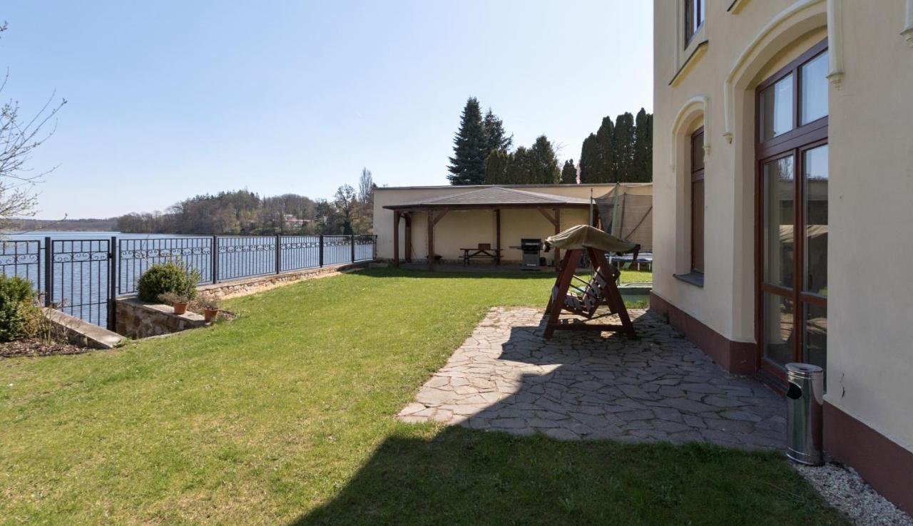 Apartmany Setkova Vila インドルジフーフ・フラデツ エクステリア 写真